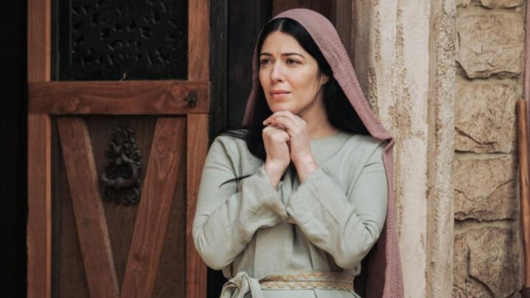 Usos e costumes na igreja - Maquiagens, brincos e as mulheres
